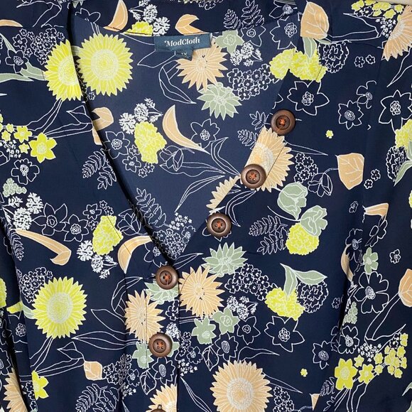 ModCloth Floral Blouse 1X Navy Button Front Tie Waist Boho Cottagecore Top - Picture 5 of 8